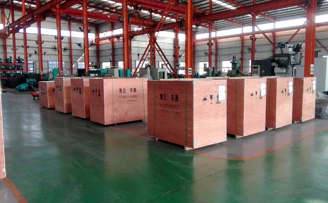 豐源機械三葉羅茨鼓風機裝箱準備發貨 豐源機械三葉羅茨鼓風機裝箱準備發貨